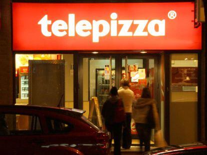 Fachada de un Telepizza en la calle Hermanos de Pablo de Madrid.