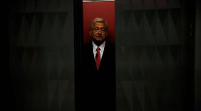 López Obrador, en un ascensor en Washington.