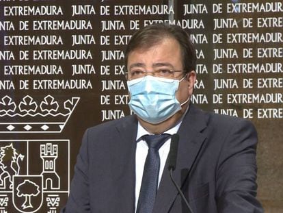 Guillermo Fernández Vara, presidente de la Junta de Extremadura, en rueda de prensa en Mérida.
 