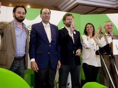 De izquierda a derecha miembros de Vox: Abascal, Vidal-Quadras, Espinosa de los Monteros, Velasco Vidal-Abarca, y Ortega Lara, el pasado 8 de mayo. 