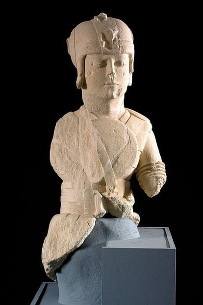 Escultura de piedra calcarenita del siglo V a.c. hallada en Porcuna (Jaén).