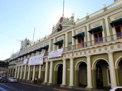 El Palacio de Gobierno de Veracruz, tomado por alcaldes. 