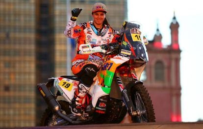 Laia Sanz durante la presentación de los pilotos del Dakar en Asunción.