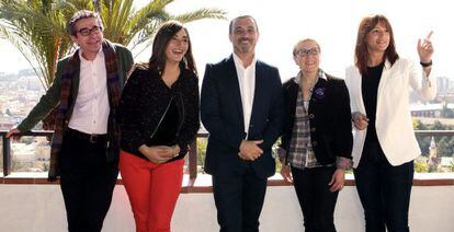 De izquierda a derecha, Jordi Martí, Rocio Martínez-Sampere, Jaume Collboni, Carmen de Andrés y Laia Bonet, en una foto realizada este domingo en el Tibidabo.