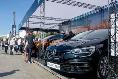 Coches eléctricos de Renault Megane E Tech en la Feria del Vehículo Eléctrico, el pasado septiembre en Madrid.