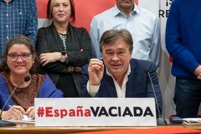 El diputado de Teruel Existe en el Congreso, Tomás Guitarte, este domingo, en la reunión fundacional de la Federación de Partidos de la España Vaciada.