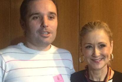 Cristina Cifuentes con Rub&eacute;n L&oacute;pez, de Arc&oacute;poli, tras la reuni&oacute;n de ayer.