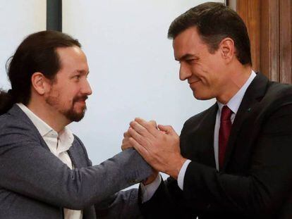Pedro Sánchez y Pablo Iglesias, tras la firma del acuerdo. En vídeo, acto de presentación del documento programático del futuro Ejecutivo.