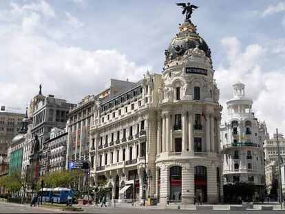 El edificio Metrópolis, en la confluencia de la calle de Alcalá y la Gran Vía madrileña.