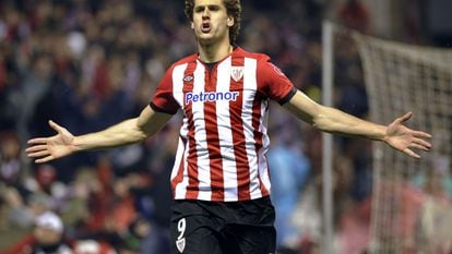 Fernando Llorente celebra un gol con el Athletic de Bilbao.