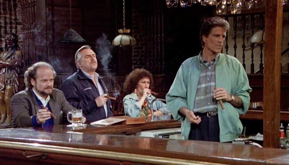 Kelsey Grammer (a la izquierda), en una imagen de la serie 'Cheers' (1982-1993).