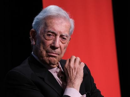 El escritor Mario Vargas Llosa, durante una conferencia en el Instituto Cervantes de Madrid, el pasado mes de abril.