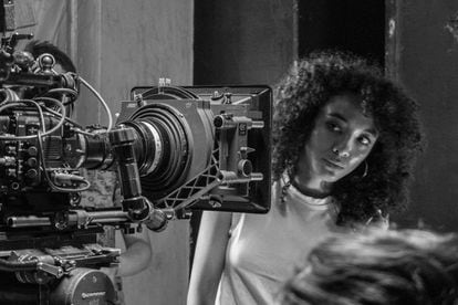 Una participante en el taller de cine de Mantarraya.