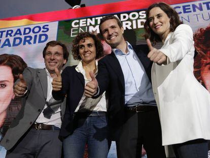 En foto, de izquierda a derecha: Martínez Almeida, Monserrat, Casado y Díaz Ayuso. En vídeo, declaraciones de Casado en el acto de inicio de campaña.