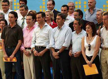 Los miembros del comité de campaña del PP valenciano, ayer.