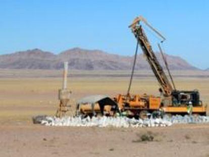 Trabajos de extracción de uranio en la parte namibia del desierto de Kalahari