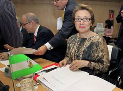 La consejera de Hacienda y Administración Pública de la Junta de Andalucía, Carmen Martínez Aguayo, al inicio de la reunión del Consejo de Política Fiscal y Financiera, hoy en Madrid.