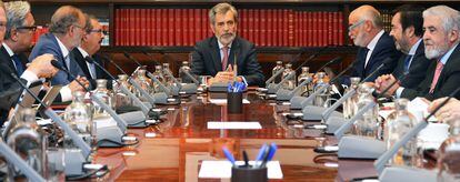 El presidente del Consejo General del Poder Judicial (CGPJ), Carlos Lesmes, en el pleno extraordinario del organismo, este jueves en Madrid.