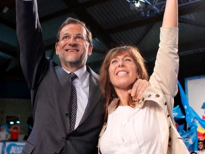 Mariano Rajoy y Alicia Sánchez Camacho, durante el mitin central de campaña del PP celebrado en L'Hospitalet de Llobregat (Barcelona).