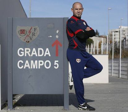 Paco Jémez, entrenador de Rayo Vallecano, en su ciudad deportiva.