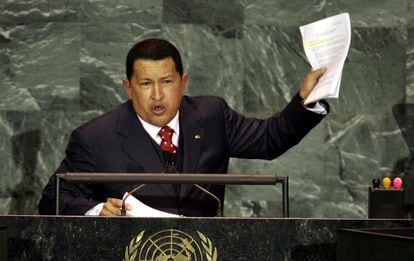 Hugo Chávez durante su intervención en la Asamblea General de Naciones Unidas, en Nueva York, en 2005.