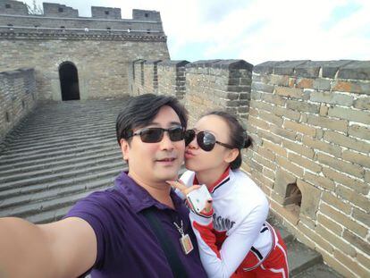 Ji Yingnan, la 'ernai' de Fan Yue cuando era director de Regulación del Buró Estatal de Archivos, publicó esta y muchas fotos con él en Internet.