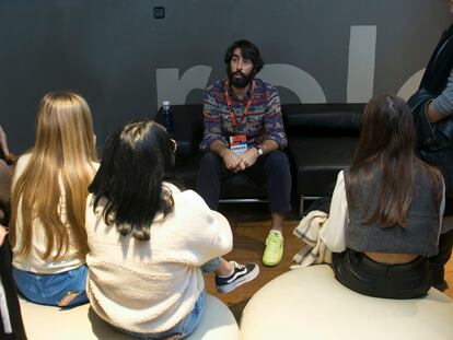 Ignacio Tovar del Marmol, director de Innovación y Transformación Digital de Iberia, durante un cara a cara con estudiantes.
