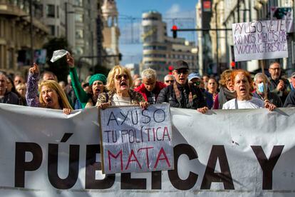 Manifestación en Madrid por la defensa de la sanidad pública, el domingo.