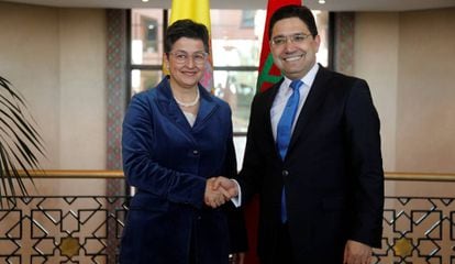 Arancha González Laya saluda a su homólogo marroquí, Nasser Burita, el pasado 24 de enero en Rabat.
