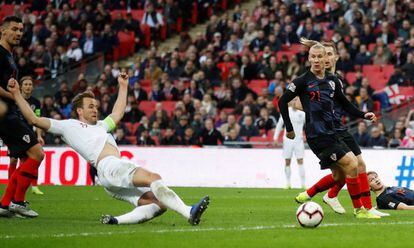 Harry Kane marca el gol de la victoria de Inglaterra sobre Croacia.