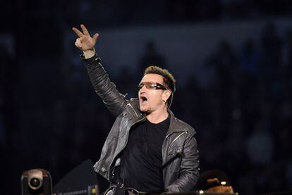 El cantante Bono en una actuación de U2, la semana pasada, en Filandia.