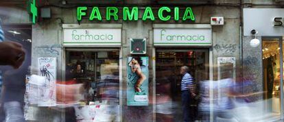 Una farmacia en la calle Preciados el día del comienzo del copago.