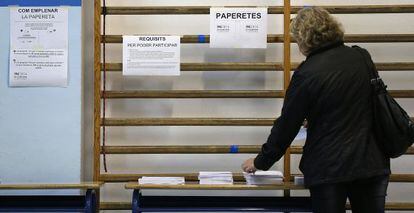 Un colegio p&uacute;blico de Barcelona preparado para la votaci&oacute;n. 