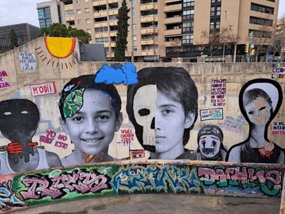 Mural realizado por jóvenes del Hospital de día del Instituto para la salud mental de la Infancia y la Adolescencia de Baleares (IBSMIA) de la mano del artista Abraham Calero.