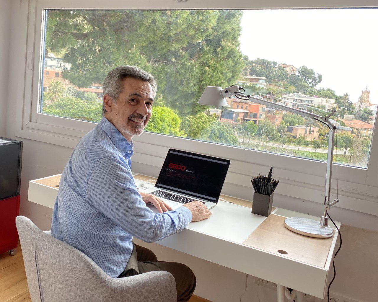 David Coral, consejero delegado de BBDO, en el despacho de su casa de Barcelona.