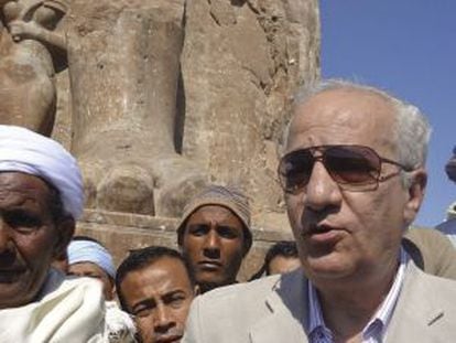 El ministro de Antig&uuml;edades, Mohamed Ibrahim Ali, durante la presentaci&oacute;n del coloso de Memnon.