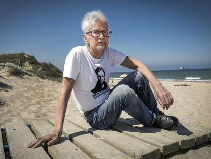 Eduard Limónov, ayer, en la playa valenciana de El Saler. 