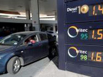 Panel de precios en una gasolinera de Madrid.