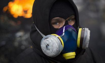 Un manifestante contra el Gobierno ucranio, ayer en Kiev.