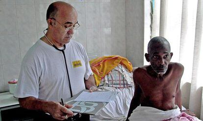 Manuel García Viejo, de 69 años, en un hospital de Sierra Leona.