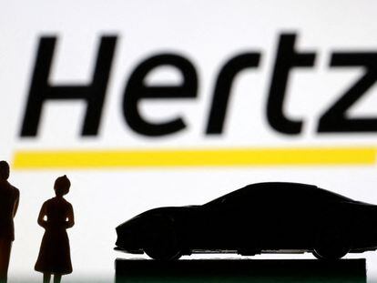 Logo de la compañía de alquiler de coches Hertz.