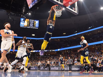 Ja Morant machaca el aro de los Grizzlies