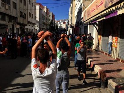 Miles de jóvenes rifeños desafían la amenaza de cárcel en Marruecos para manifestarse