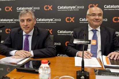 Manel Rosell (izquierda), presidente de CatalunyaCaixa, y Adolf Todó, director.