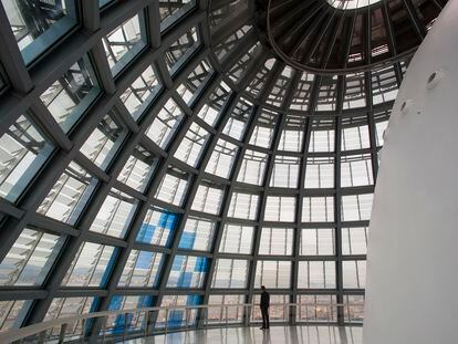 Cúpula climatizada de un edificio de oficinas en Barcelona.