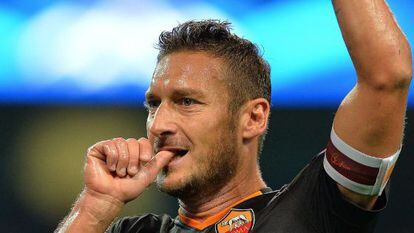 Francesco Totti celebra el gol del empate ante Manchester City.