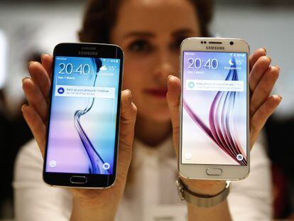 El nou Galaxy S6 Edge, a l'esquerra, i el Galaxy S6.