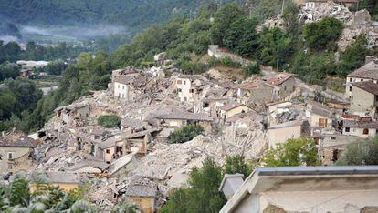 Varias casas de Pescara del Tronto han sido arrasadas por el temblor.