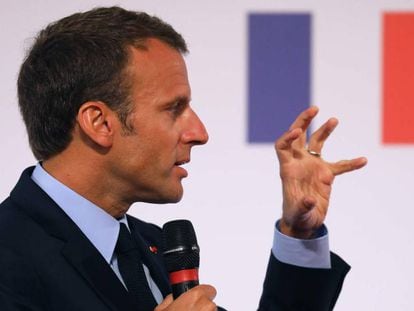 El presidente francés, Emmanuel Macron, anuncia sus propuestas para los barrios desfavorecidos