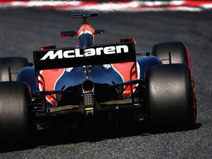 El McLaren de Vandoorne rueda en Montmeló.